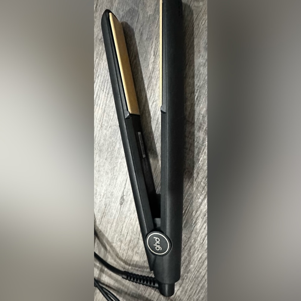 GHD straightener